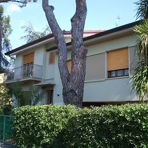 La Casa Nei Pini Bed & Breakfast